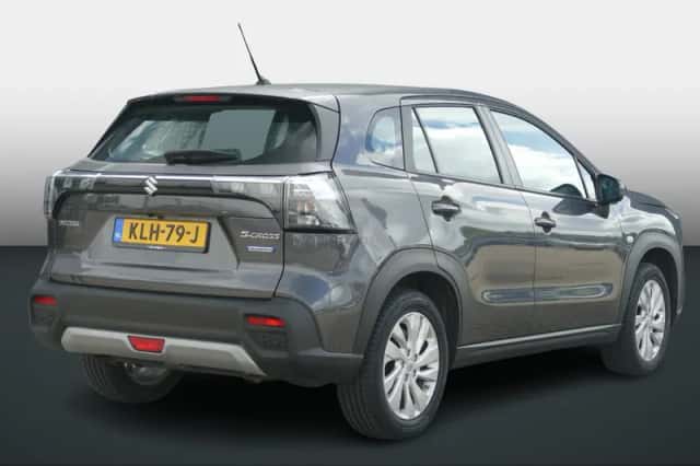 Suzuki S-Cross (2025) thumbnail 3