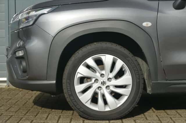Suzuki S-Cross (2025) thumbnail 5