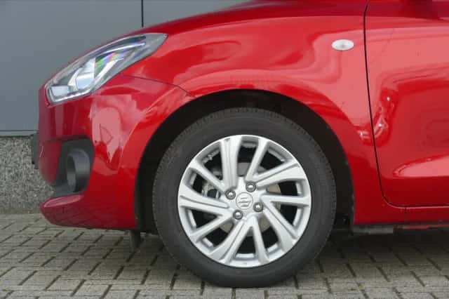 Suzuki Swift (2025) thumbnail 5