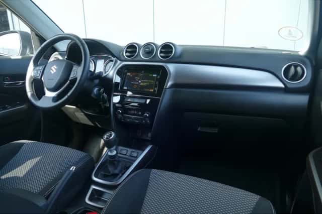 Suzuki Vitara (2023) thumbnail 1