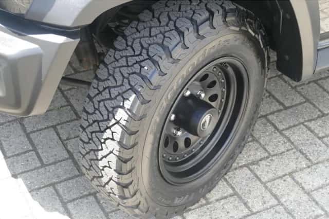 Suzuki Jimny (2019) thumbnail 5