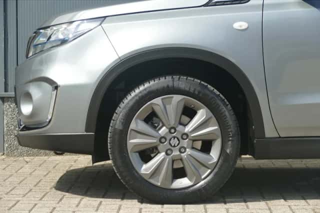 Suzuki Vitara (2021) thumbnail 5
