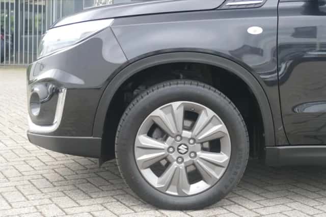 Suzuki Vitara (2021) thumbnail 5