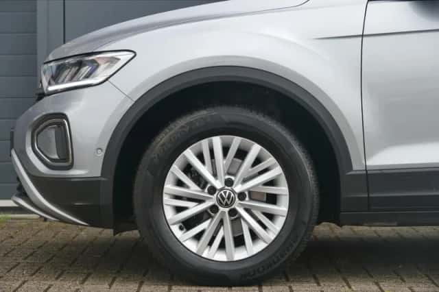 Volkswagen T-Roc (2022) thumbnail 5