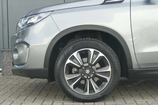 Suzuki Vitara (2021) thumbnail 5