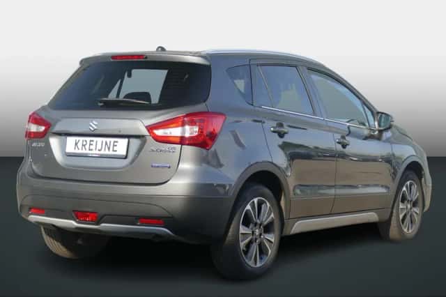 Suzuki S-Cross (2021) thumbnail 3