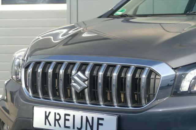 Suzuki S-Cross (2021) thumbnail 6