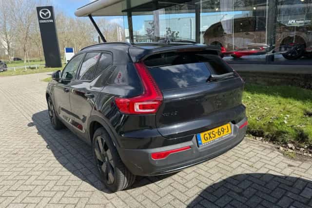 Volvo XC40 (2025) thumbnail 3