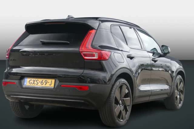 Volvo XC40 (2025) thumbnail 3