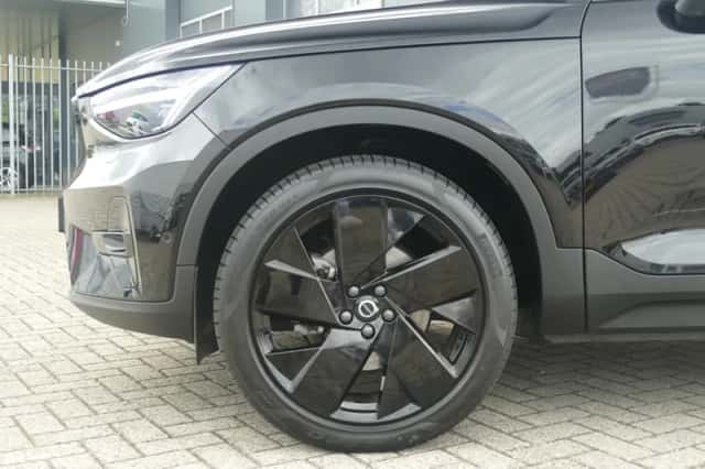 Volvo XC40 (2025) thumbnail 5