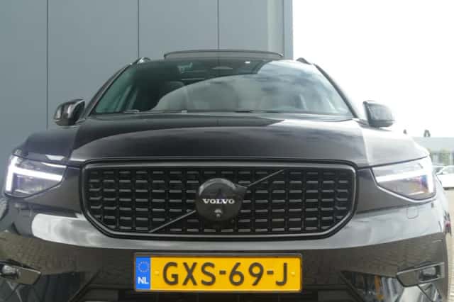 Volvo XC40 (2025) thumbnail 6