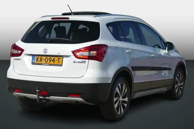 Suzuki S-Cross (2016) thumbnail 3