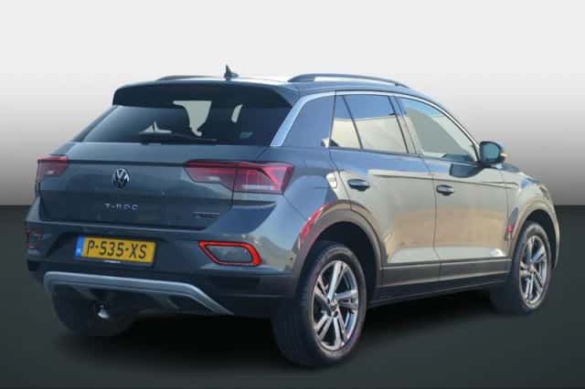 Volkswagen T-Roc (2022) thumbnail 3