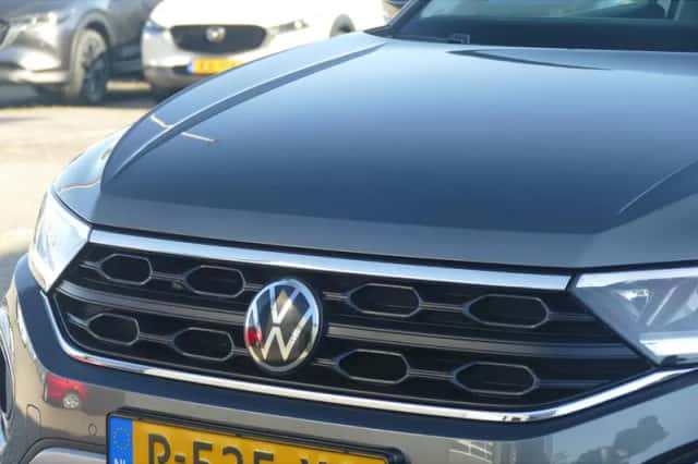 Volkswagen T-Roc (2022) thumbnail 6