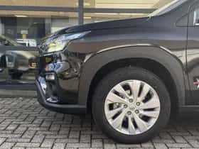 Suzuki S-Cross (2025) thumbnail 4