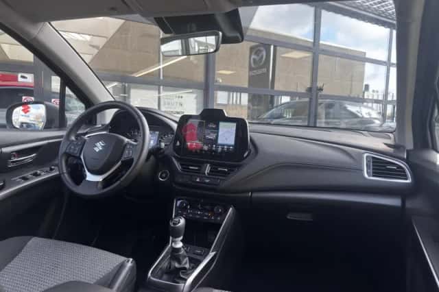 Suzuki S-Cross (2025) thumbnail 8