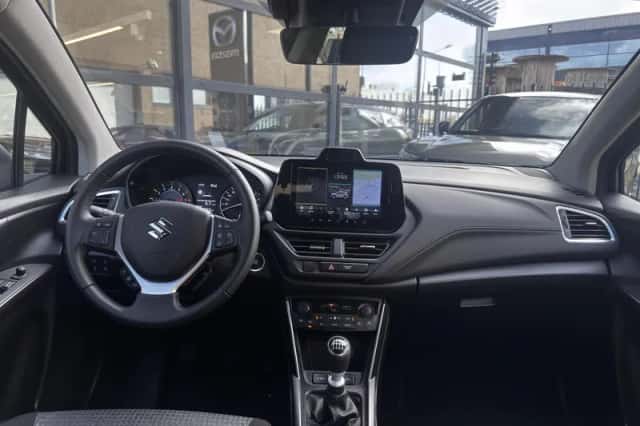 Suzuki S-Cross (2025) thumbnail 9