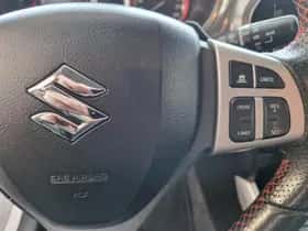 Suzuki Vitara (2017) thumbnail 14