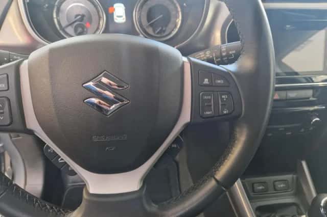 Suzuki Vitara (2023) thumbnail 12