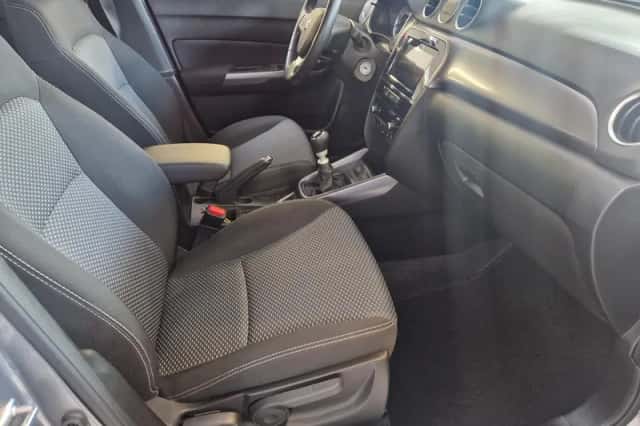 Suzuki Vitara (2023) thumbnail 7