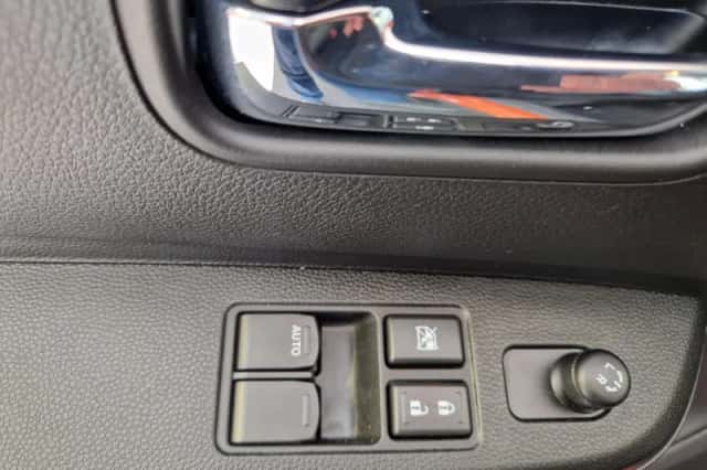Suzuki Ignis (2024) thumbnail 8