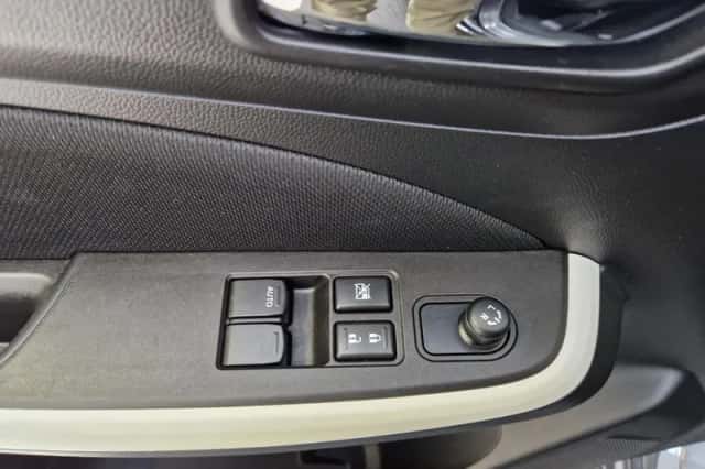 Suzuki Swift (2019) thumbnail 11