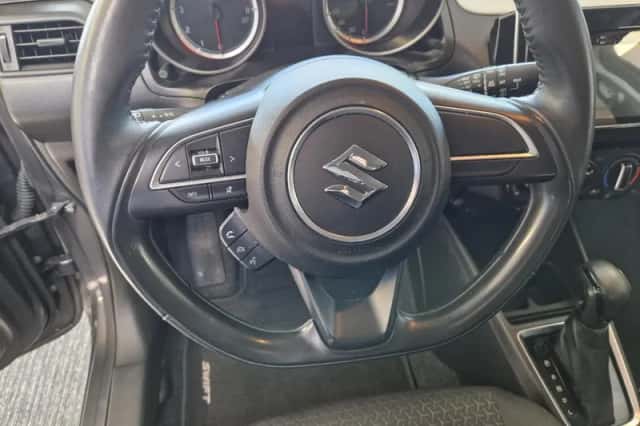 Suzuki Swift (2019) thumbnail 12