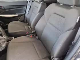Suzuki Swift (2019) thumbnail 8