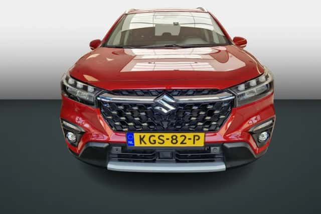 Suzuki S-Cross (2024) thumbnail 2