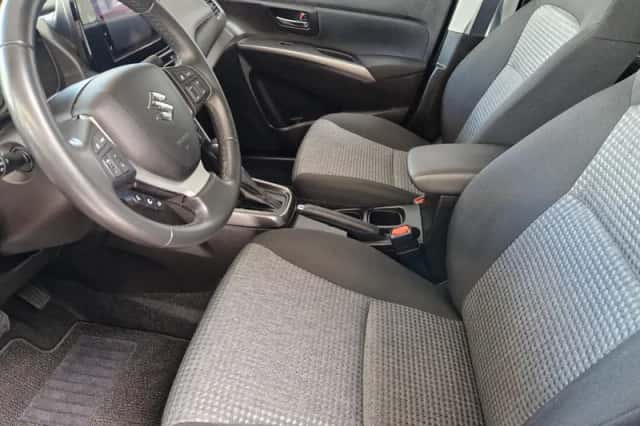 Suzuki S-Cross (2024) thumbnail 10