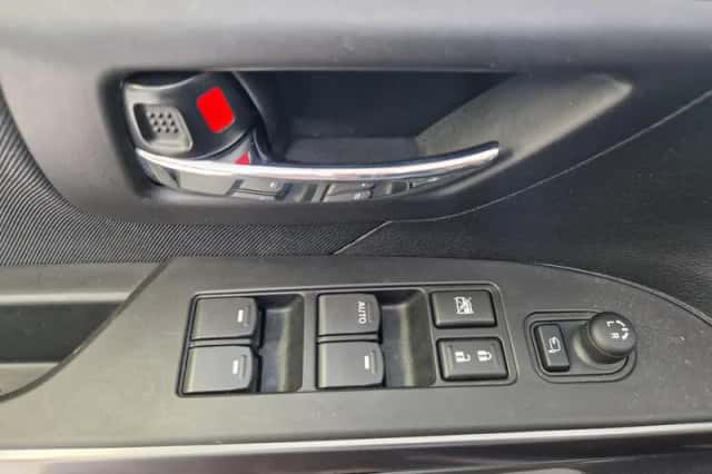 Suzuki S-Cross (2024) thumbnail 13