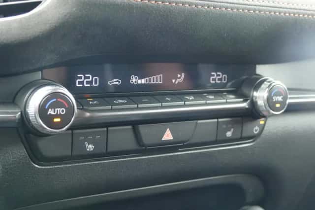 Mazda 3 (2024) thumbnail 21