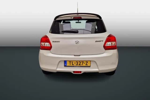 Suzuki Swift (2018) thumbnail 5