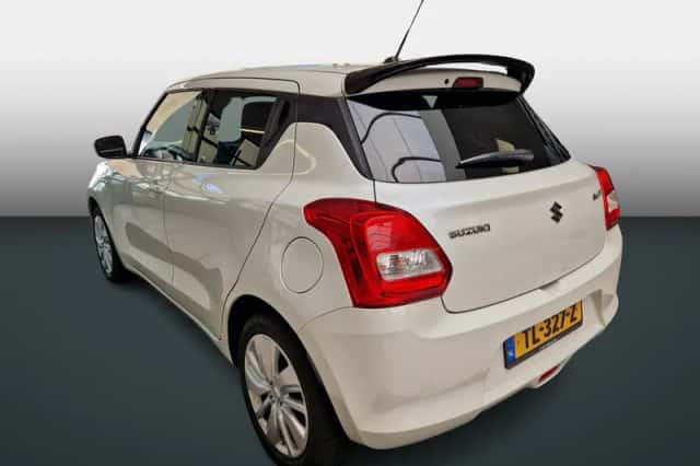 Suzuki Swift (2018) thumbnail 6