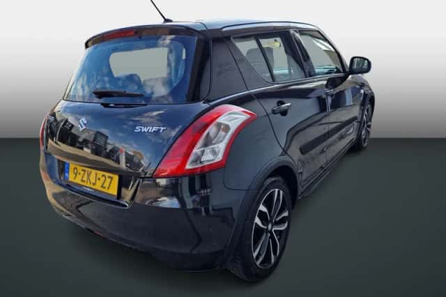 Suzuki Swift (2015) thumbnail 4
