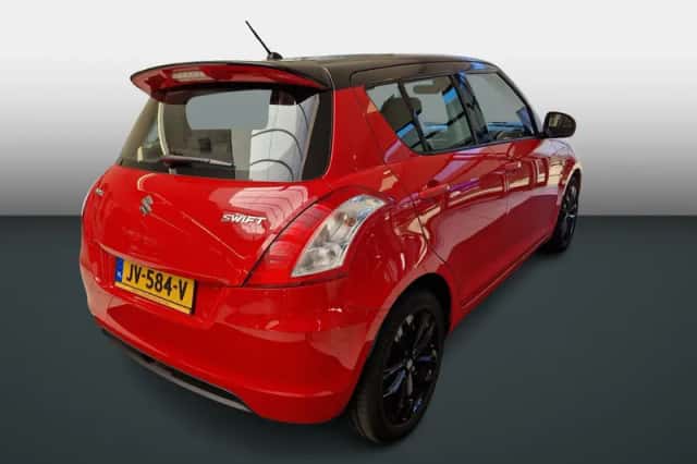 Suzuki Swift (2016) thumbnail 4
