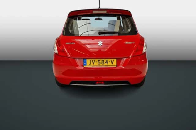 Suzuki Swift (2016) thumbnail 5