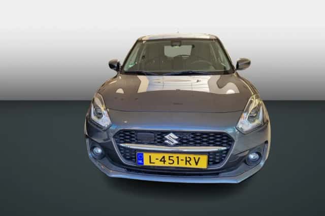 Suzuki Swift (2021) thumbnail 2