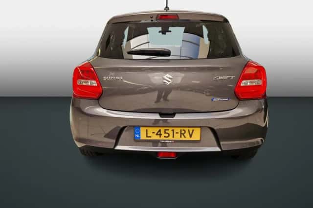 Suzuki Swift (2021) thumbnail 5