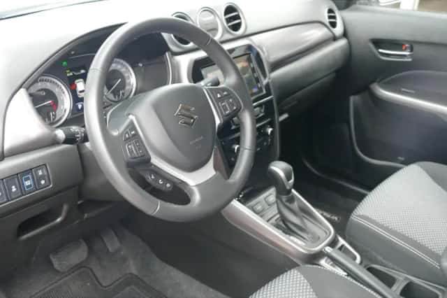 Suzuki Vitara (2023) thumbnail 11