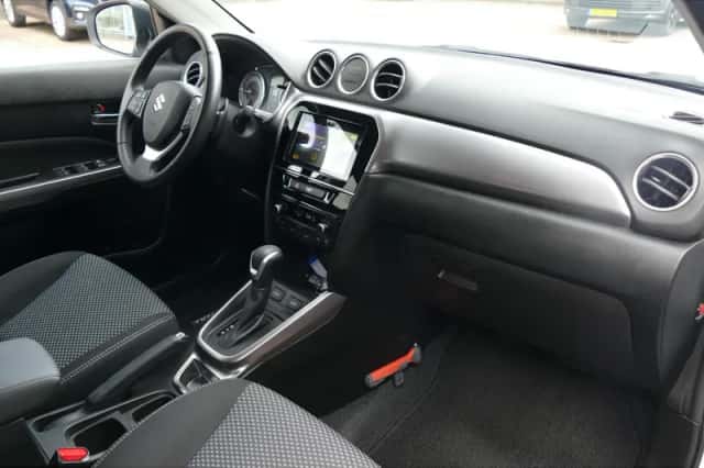 Suzuki Vitara (2023) thumbnail 10
