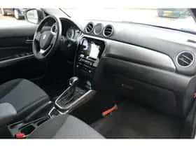 Suzuki Vitara (2023) thumbnail 10