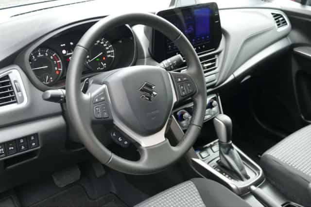 Suzuki S-Cross (2025) thumbnail 12