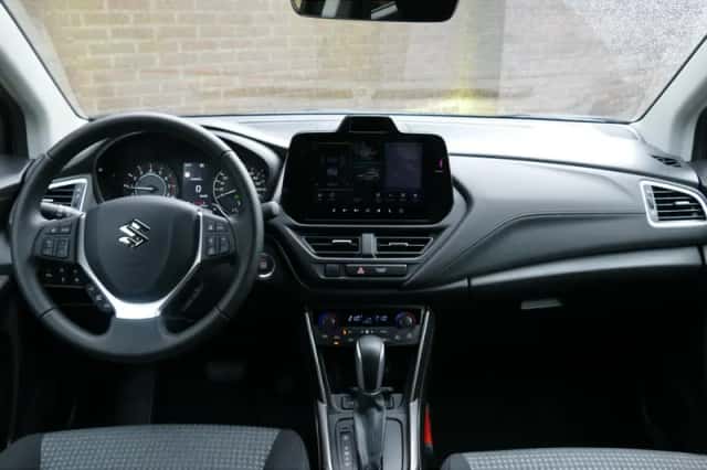 Suzuki S-Cross (2025) thumbnail 14