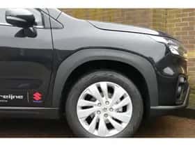 Suzuki S-Cross (2025) thumbnail 5