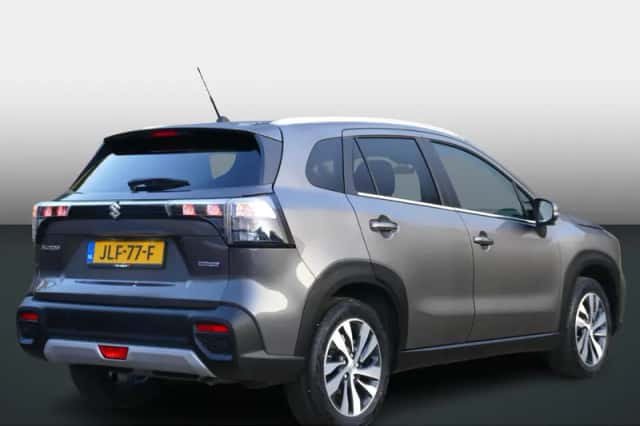 Suzuki S-Cross (2025) thumbnail 2