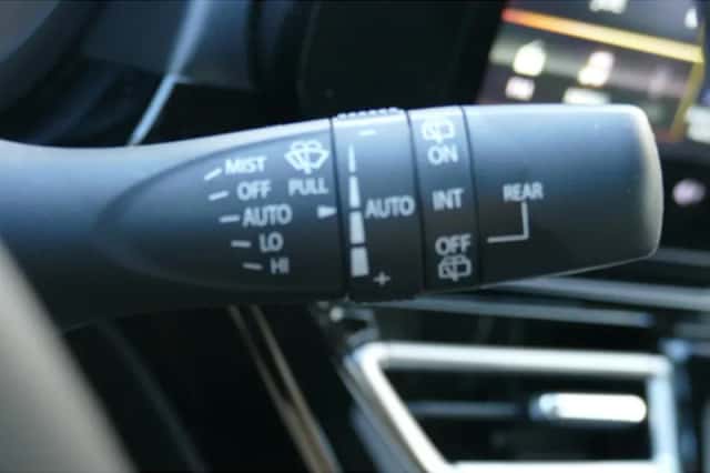 Suzuki S-Cross (2025) thumbnail 19