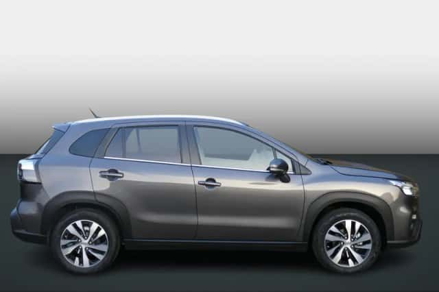 Suzuki S-Cross (2025) thumbnail 3
