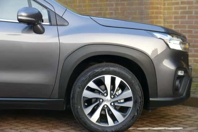 Suzuki S-Cross (2025) thumbnail 5