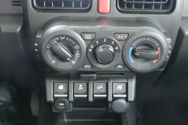 Suzuki Jimny (2018) thumbnail 18
